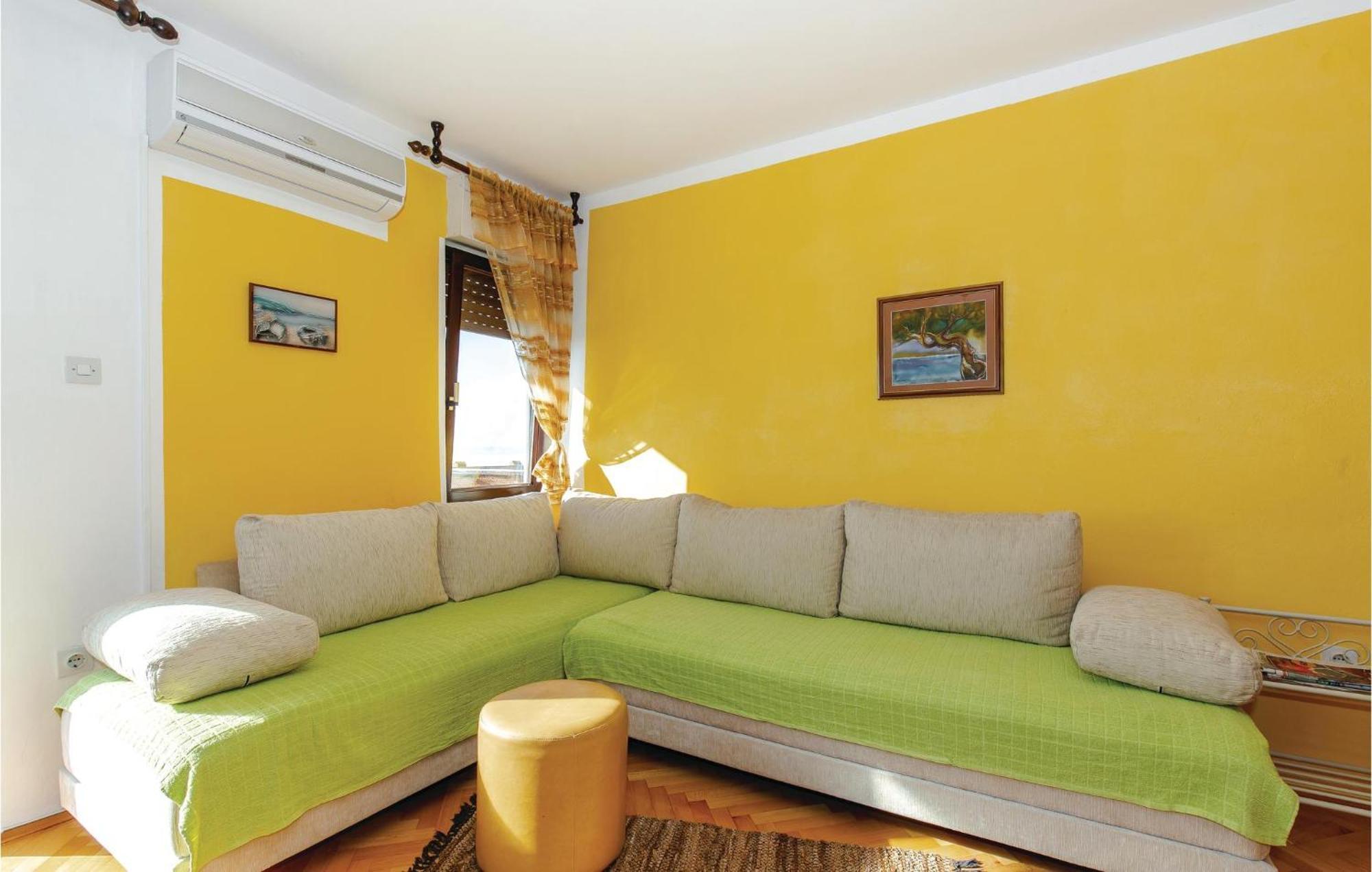 Stunning Apartment In Novi Vinodolski With Wifi Extérieur photo