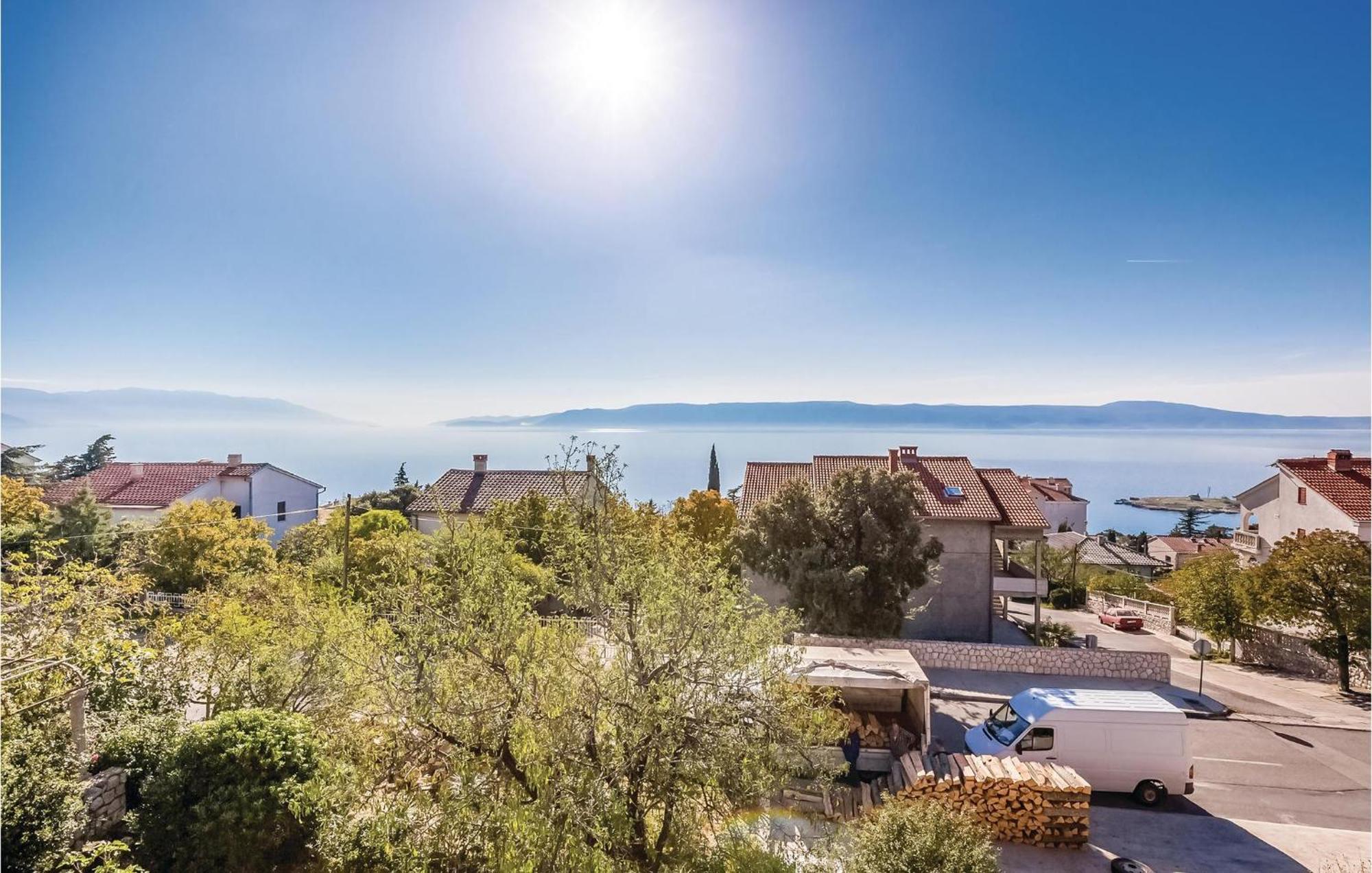 Stunning Apartment In Novi Vinodolski With Wifi Extérieur photo