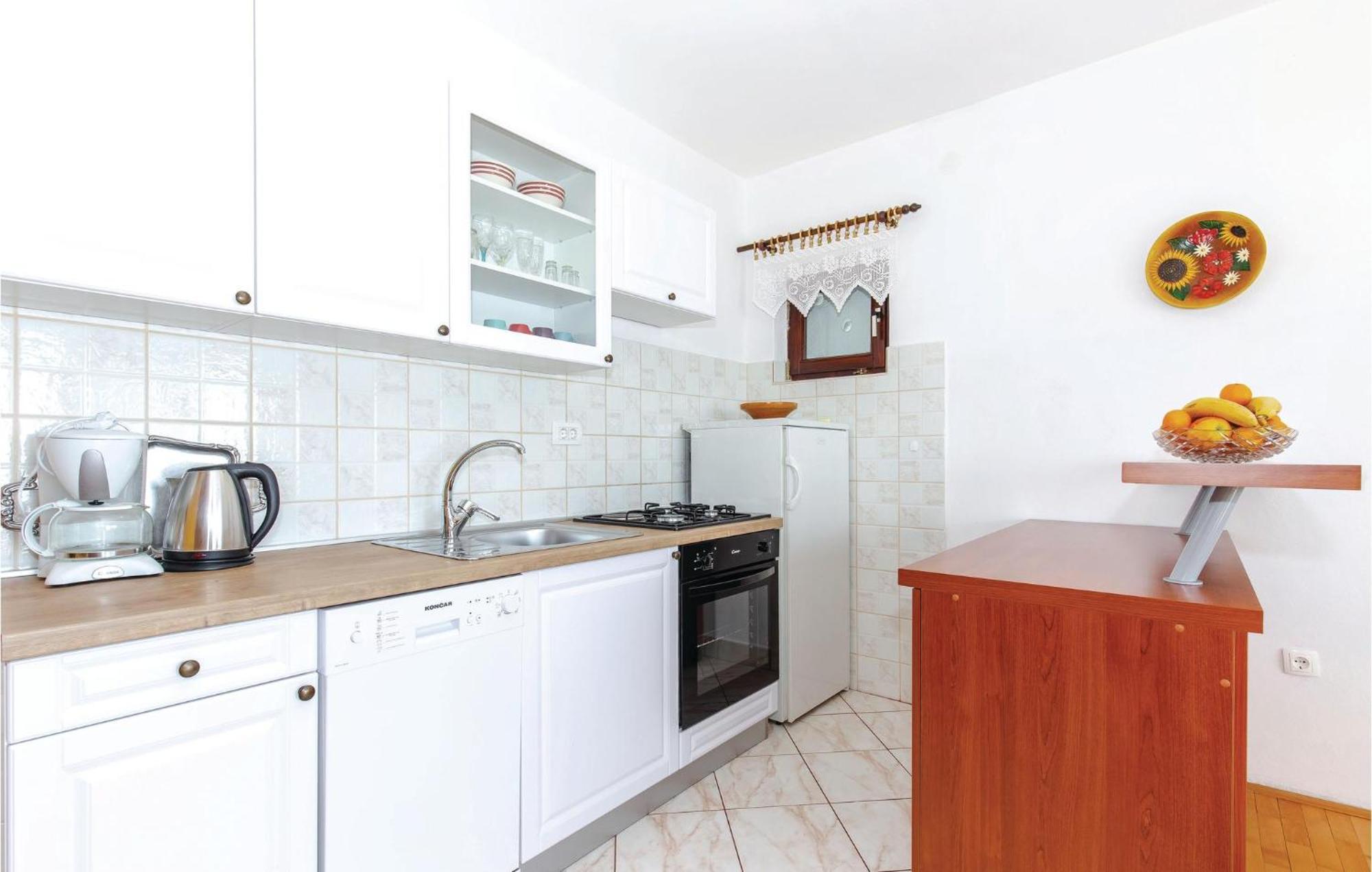 Stunning Apartment In Novi Vinodolski With Wifi Extérieur photo
