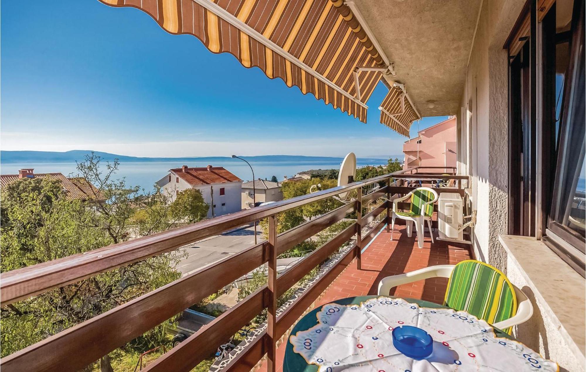 Stunning Apartment In Novi Vinodolski With Wifi Extérieur photo