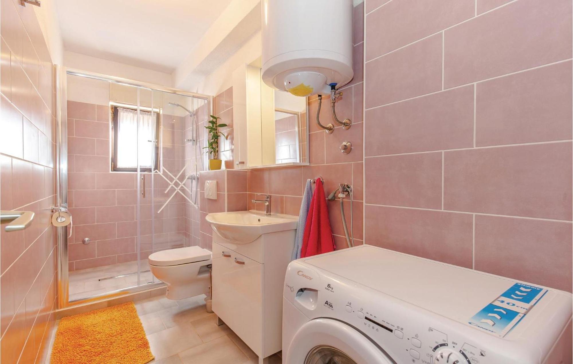 Stunning Apartment In Novi Vinodolski With Wifi Extérieur photo