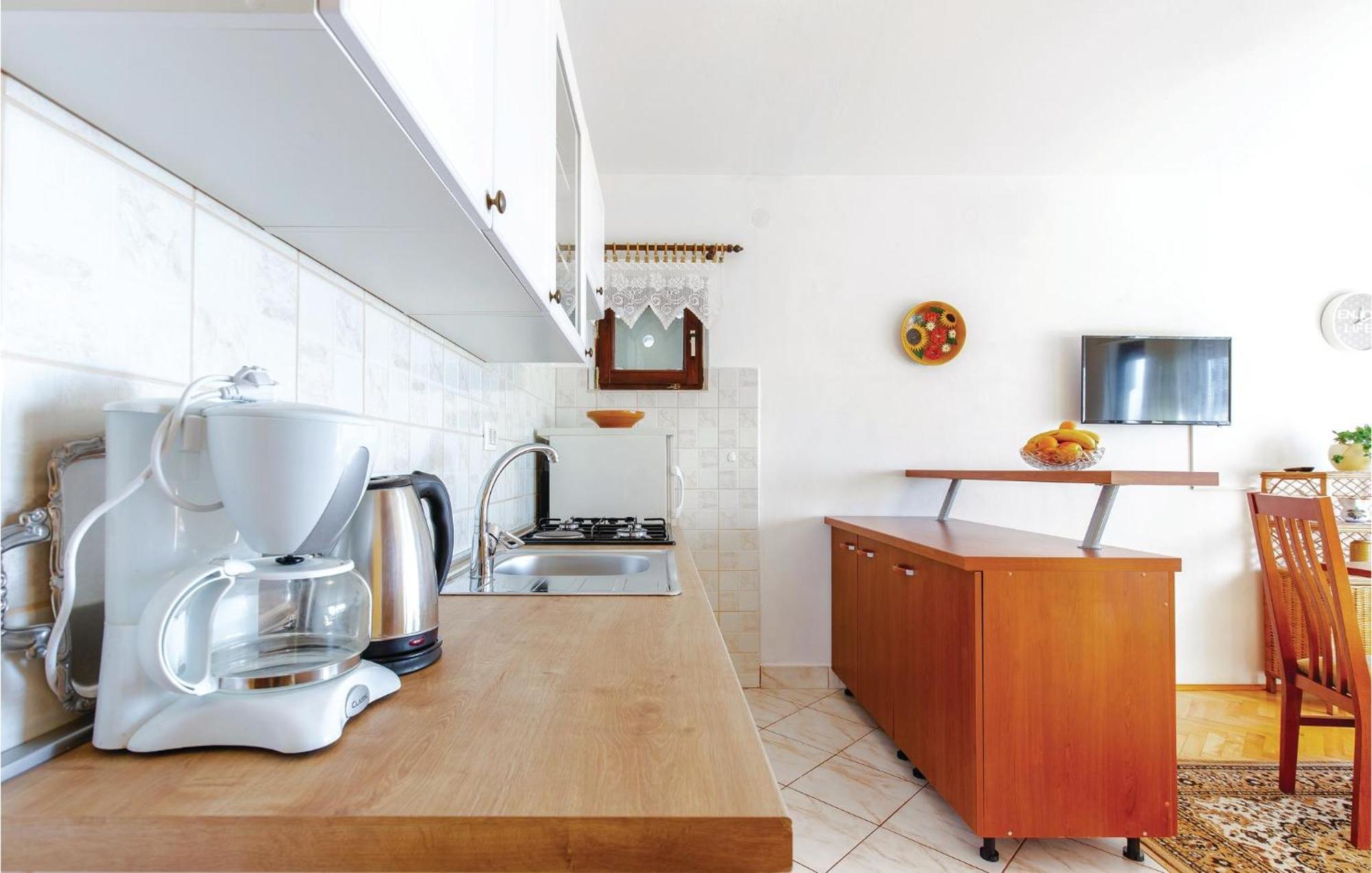 Stunning Apartment In Novi Vinodolski With Wifi Extérieur photo